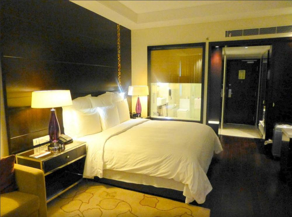 자이푸르 메리어트 호텔 외부 사진 A room at the Taj Mahal Palace