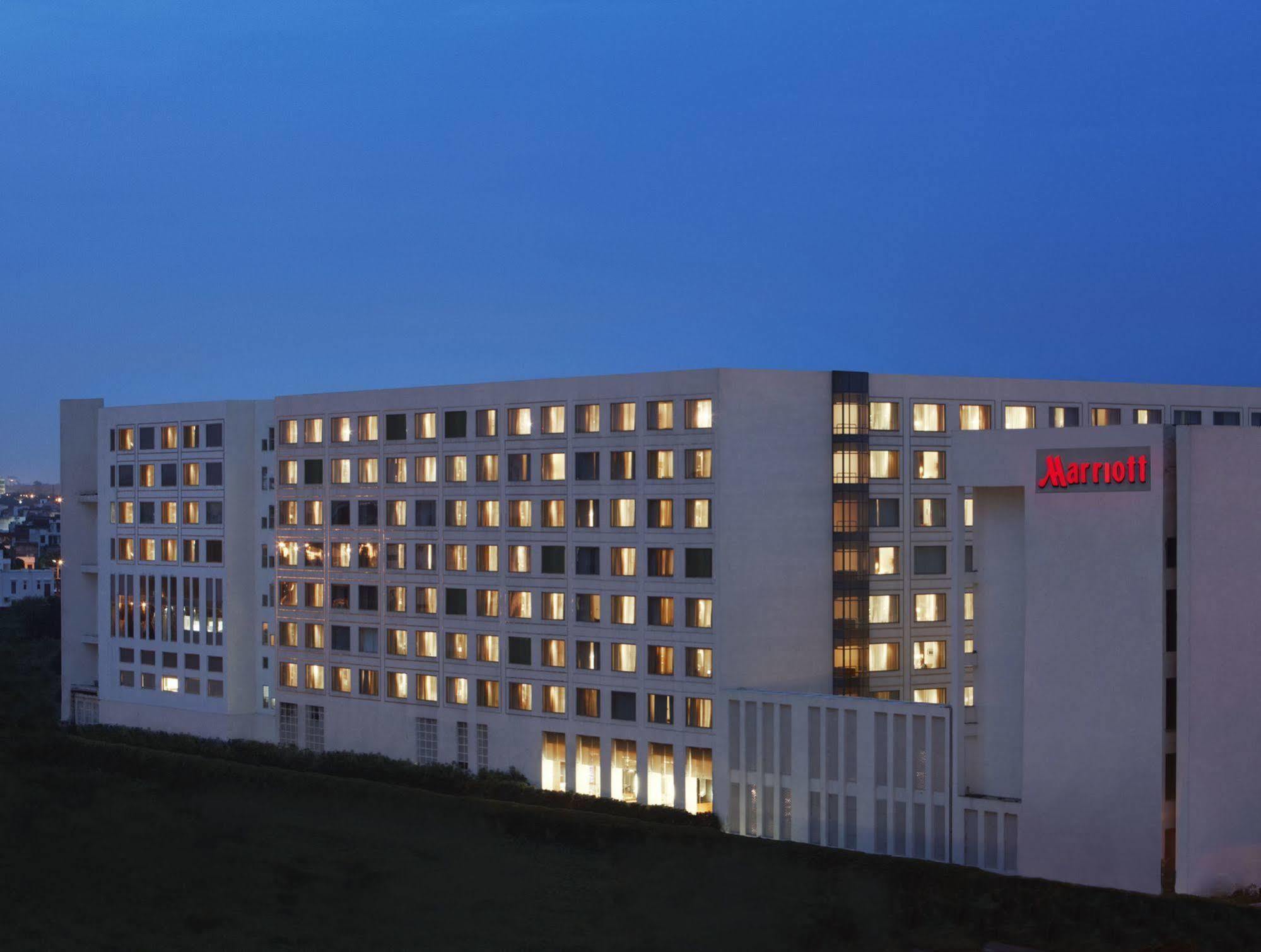자이푸르 메리어트 호텔 외부 사진 The new campus of the University of Novi Sad